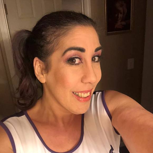 Meet your Posher, Laura - Picture 1 of 1